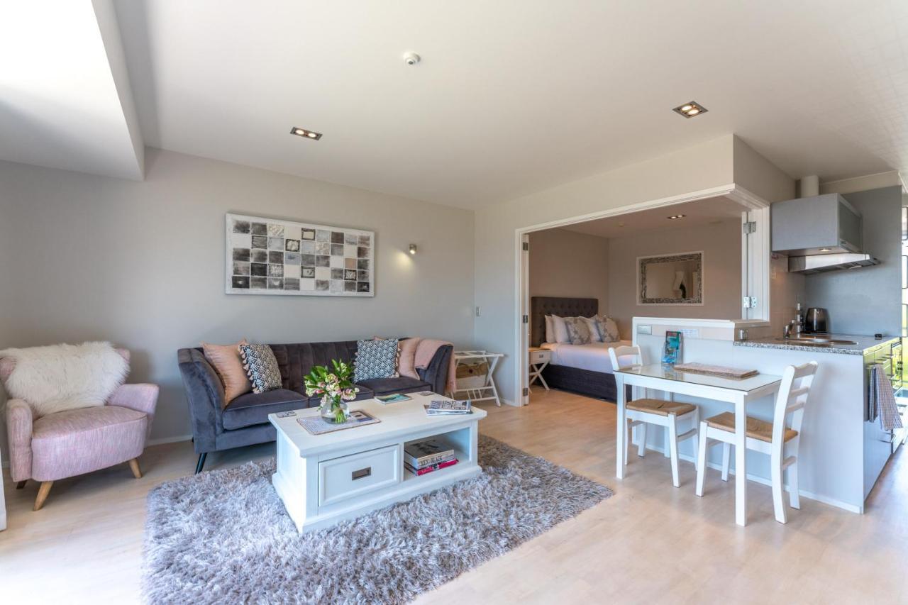 Oneroa Bay Villas Экстерьер фото